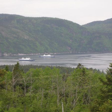 Chalet De La Montagne Villa Tadoussac Exterior photo