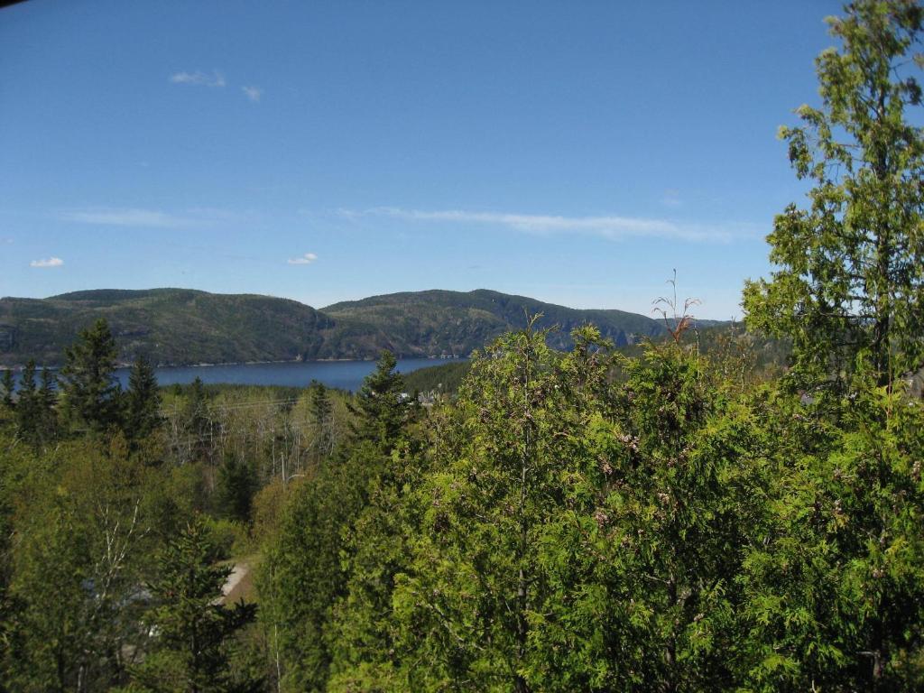 Chalet De La Montagne Villa Tadoussac Exterior photo
